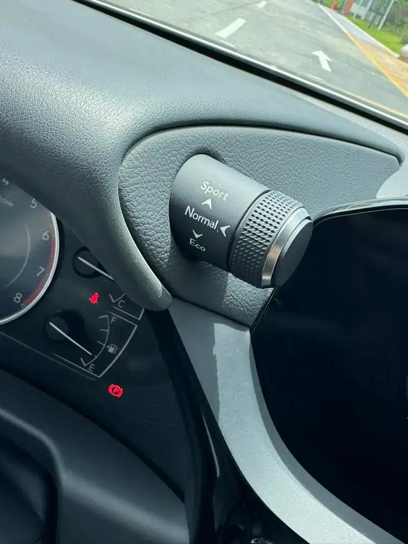 Lexus ES 2022 300h Premium Edition — миниатюра 15