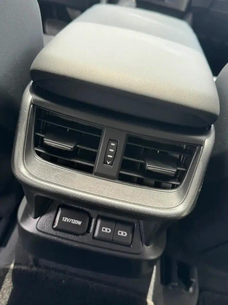 Lexus ES 2022 300h Premium Edition — миниатюра 6