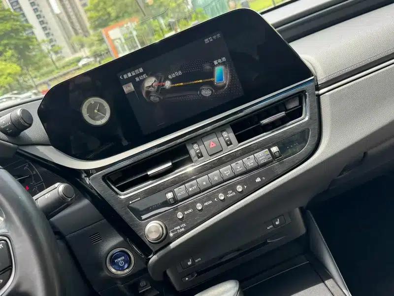 Lexus ES 2022 300h Premium Edition — миниатюра 9