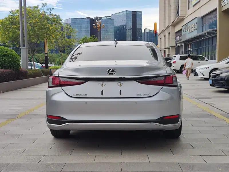 Lexus ES 2022 200 Luxury Edition — миниатюра 3