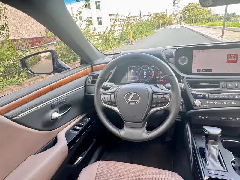 Lexus ES 2024 200 Premium Edition — миниатюра 10