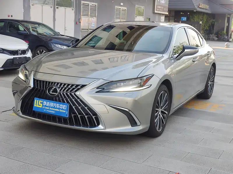 Lexus ES 2022 300h Premium Edition — миниатюра 1