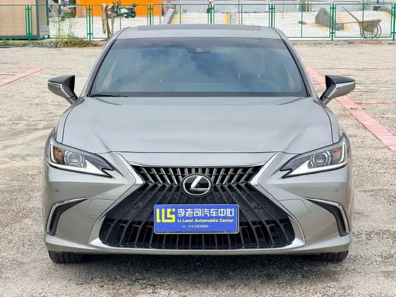 Lexus ES 2022 200 Premium Edition — миниатюра 2