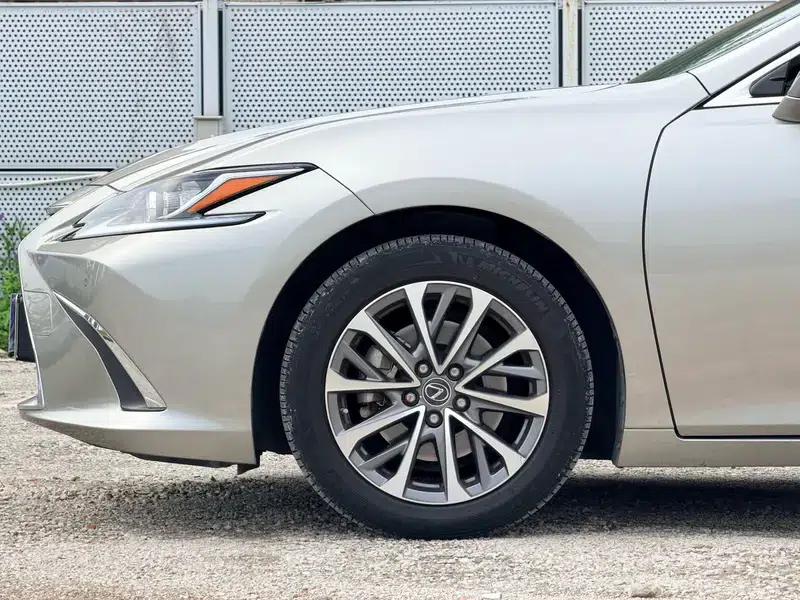 Lexus ES 2022 200 Premium Edition — миниатюра 9