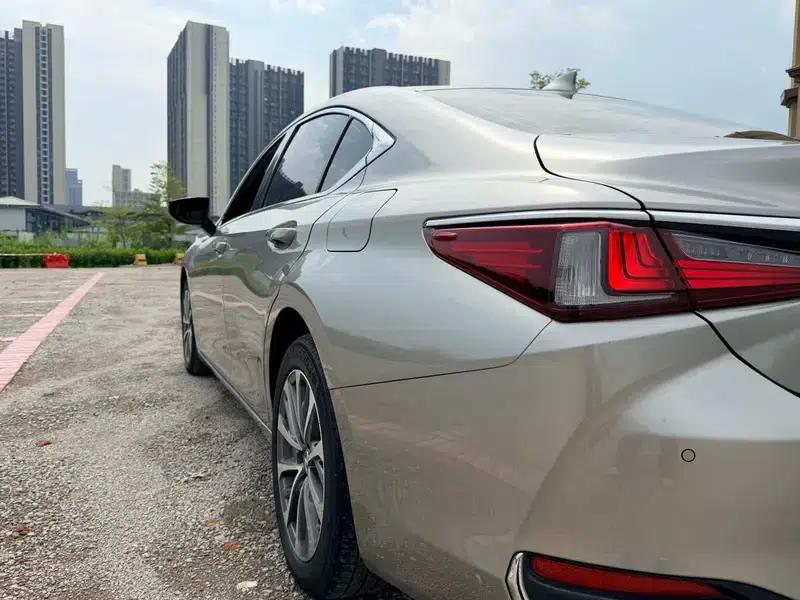 Lexus ES 2022 200 Premium Edition — миниатюра 10