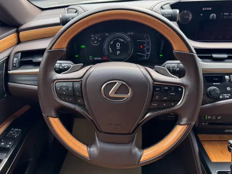 Lexus ES 2019 300h Millionth Anniversary Limited Edition (China VI Emission Standard) — миниатюра 14