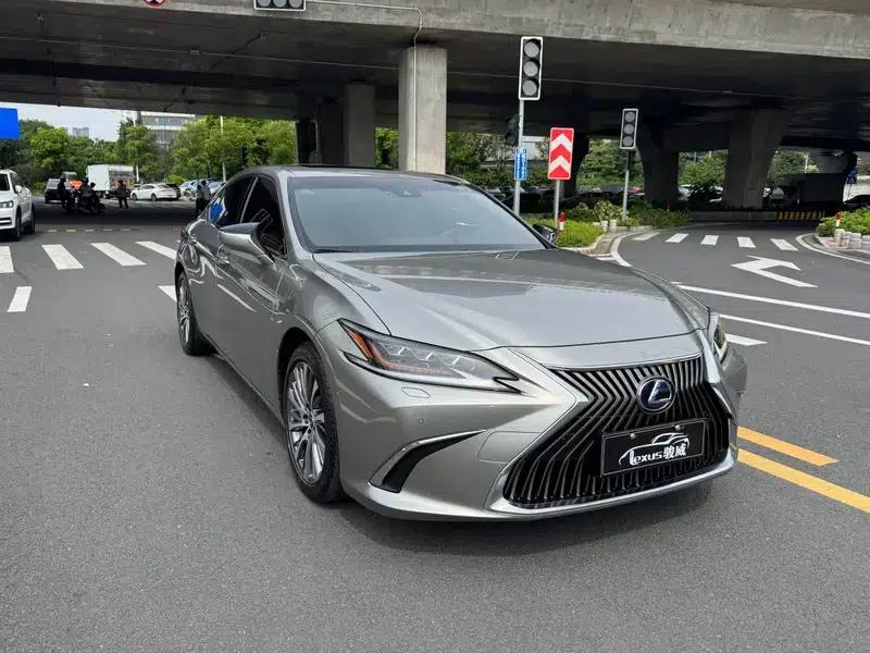 Lexus ES 2019 300h Millionth Anniversary Limited Edition (China VI Emission Standard) — миниатюра 3