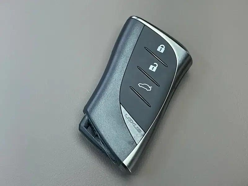 Lexus ES 2023 260 Premium Edition — миниатюра 11