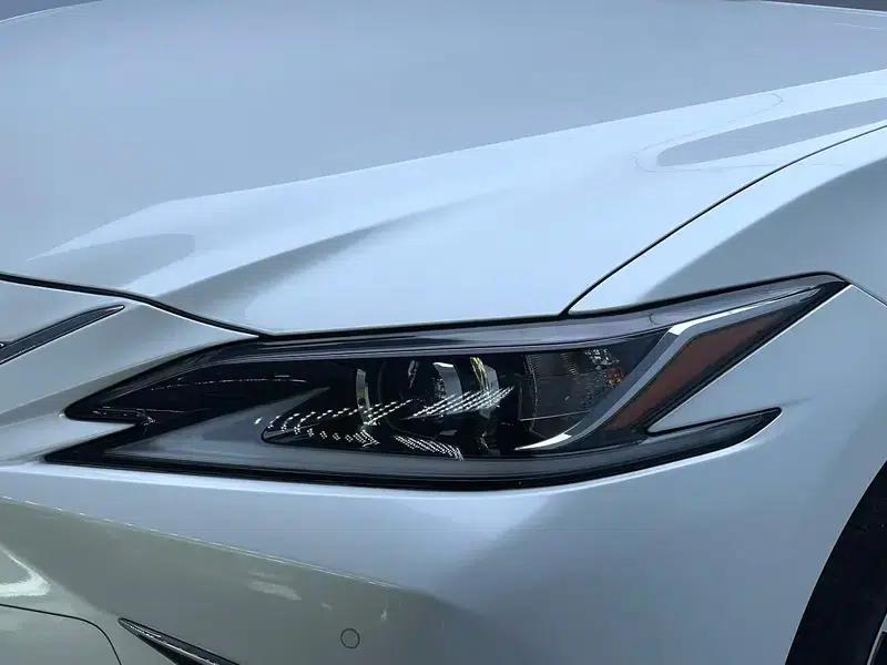 Lexus ES 2023 260 Premium Edition — миниатюра 12