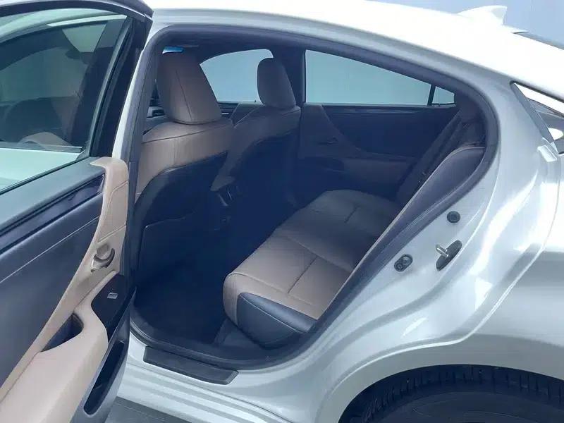 Lexus ES 2023 260 Premium Edition — миниатюра 18