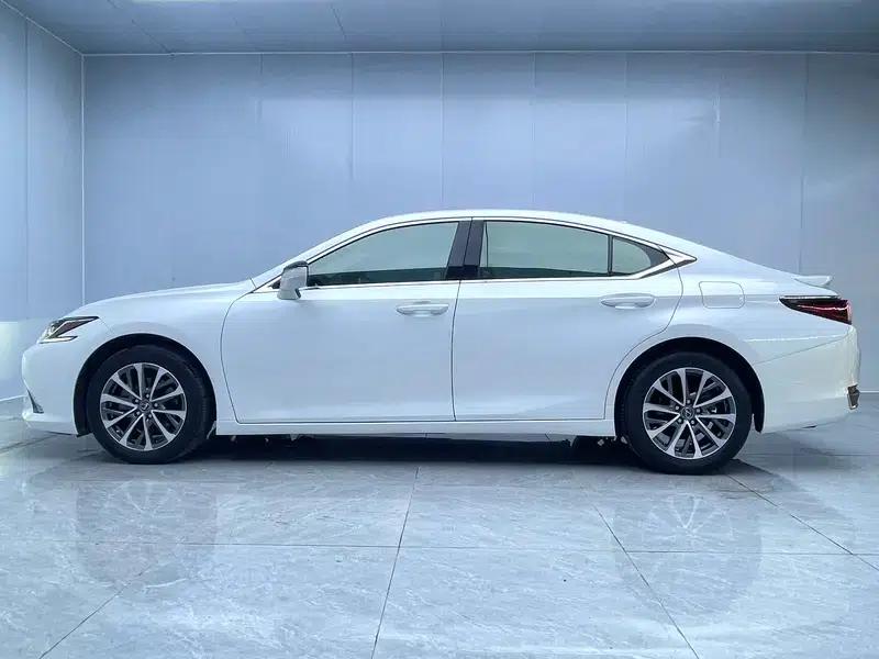 Lexus ES 2023 260 Premium Edition — миниатюра 4