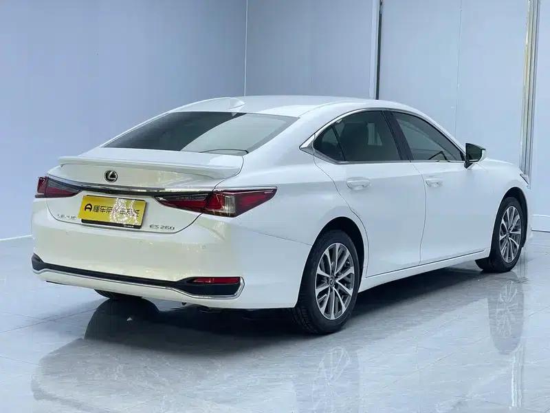 Lexus ES 2023 260 Premium Edition — миниатюра 7
