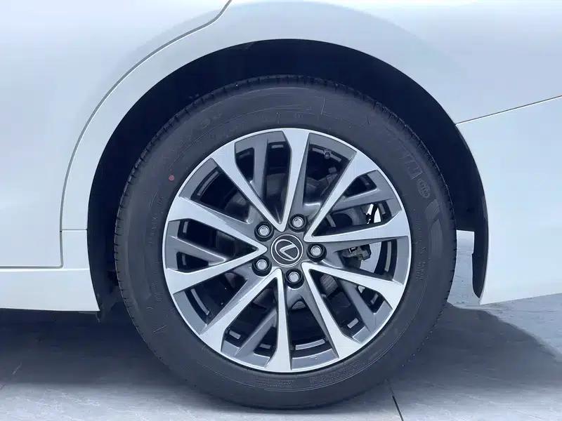 Lexus ES 2023 260 Premium Edition — миниатюра 9