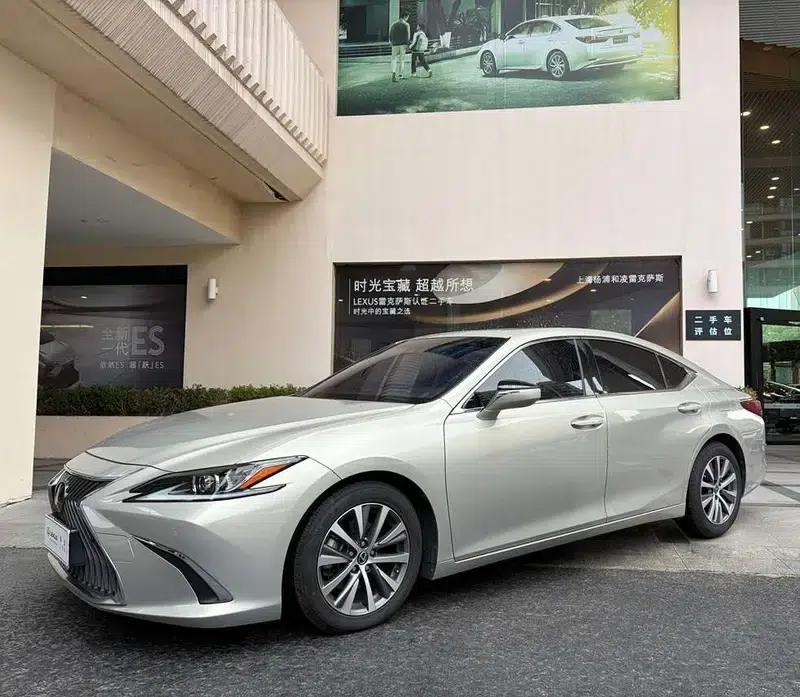 Lexus ES 2020 200 Luxury Edition (China VI Emission Standard) — миниатюра 1