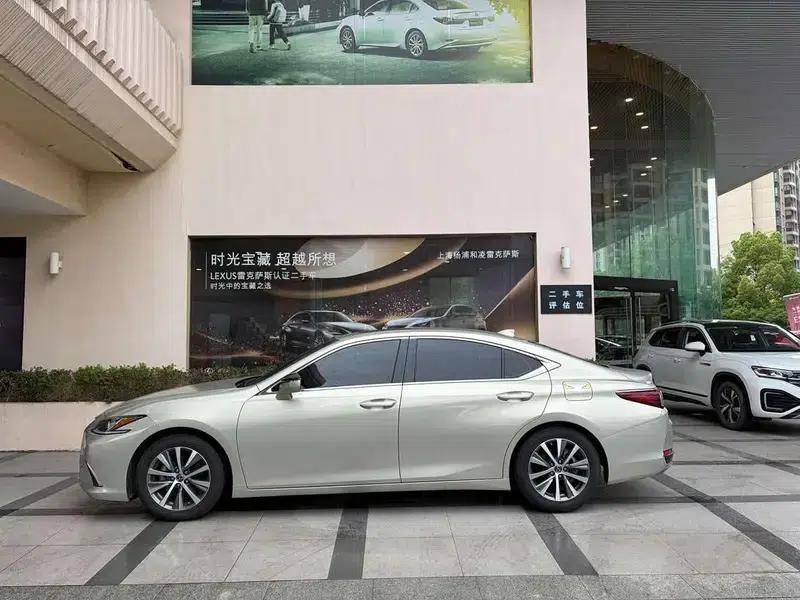 Lexus ES 2020 200 Luxury Edition (China VI Emission Standard) — миниатюра 3