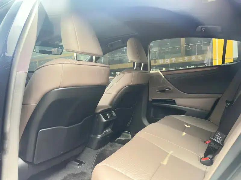 Lexus ES 2024 200 Premium Edition — миниатюра 14