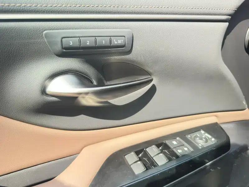 Lexus ES 2024 200 Premium Edition — миниатюра 15