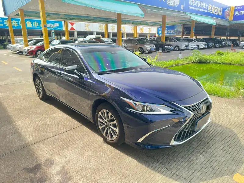 Lexus ES 2024 200 Premium Edition — миниатюра 3