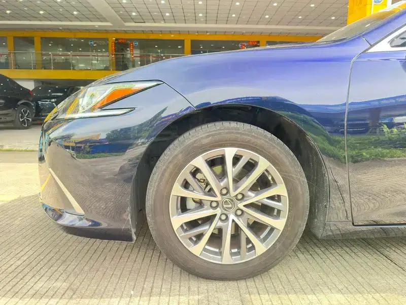 Lexus ES 2024 200 Premium Edition — миниатюра 4