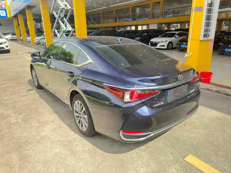 Lexus ES 2024 200 Premium Edition — миниатюра 5