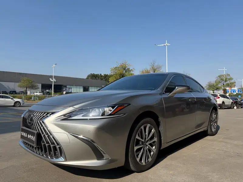 Lexus ES 2022 200 Premium Edition — миниатюра 1