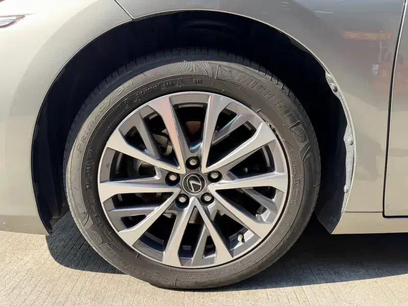 Lexus ES 2022 200 Premium Edition — миниатюра 8