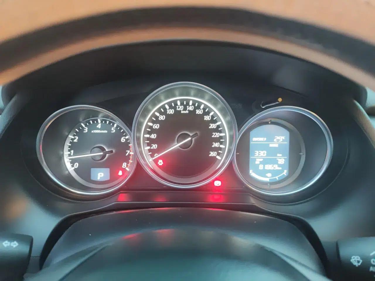 Mazda Atenza 2017 2.0L Blue Sky Luxury Edition — миниатюра 11