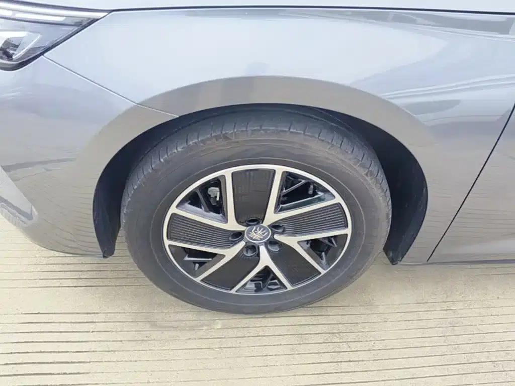 Qin L 2024 DM-i 120KM Super Edition — миниатюра 23