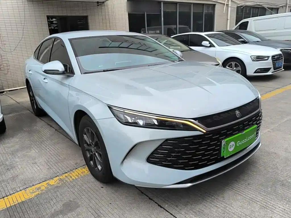 Qin L 2024 DM-i 80KM Leading Edition — миниатюра 4