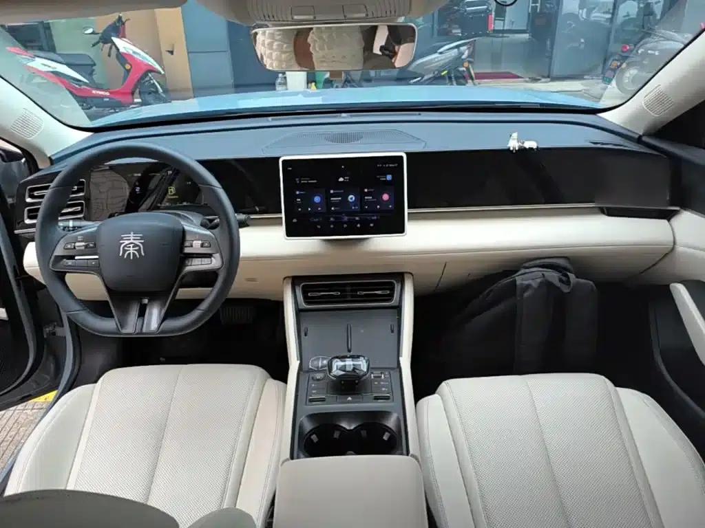 Qin L 2024 DM-i 80KM Leading Edition — миниатюра 10