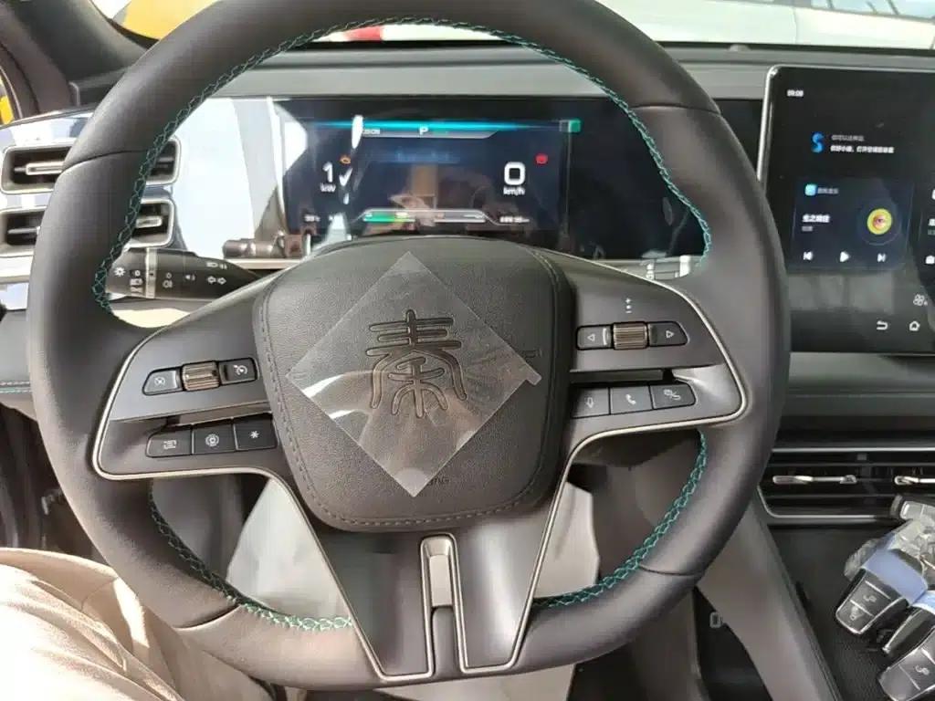 Qin L 2024 DM-i 120KM Leading Edition — миниатюра 11
