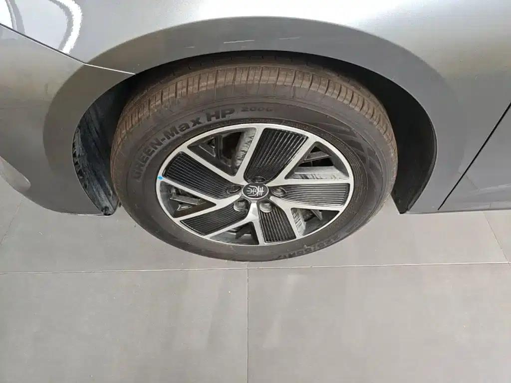 Qin L 2024 DM-i 120KM Leading Edition — миниатюра 23