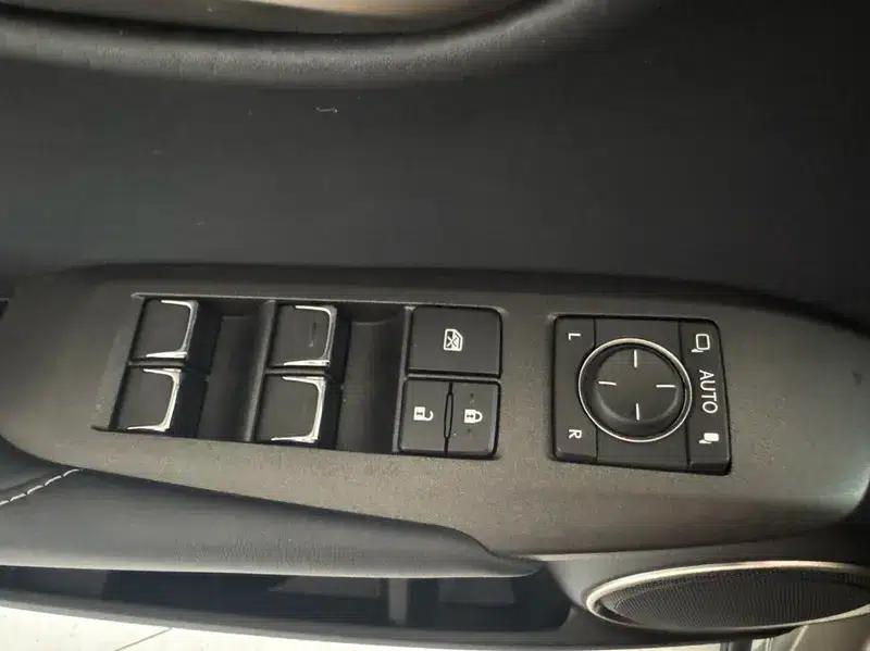 Lexus NX 2020 200 FWD Sport Edition (China VI Emission Standard) — миниатюра 15