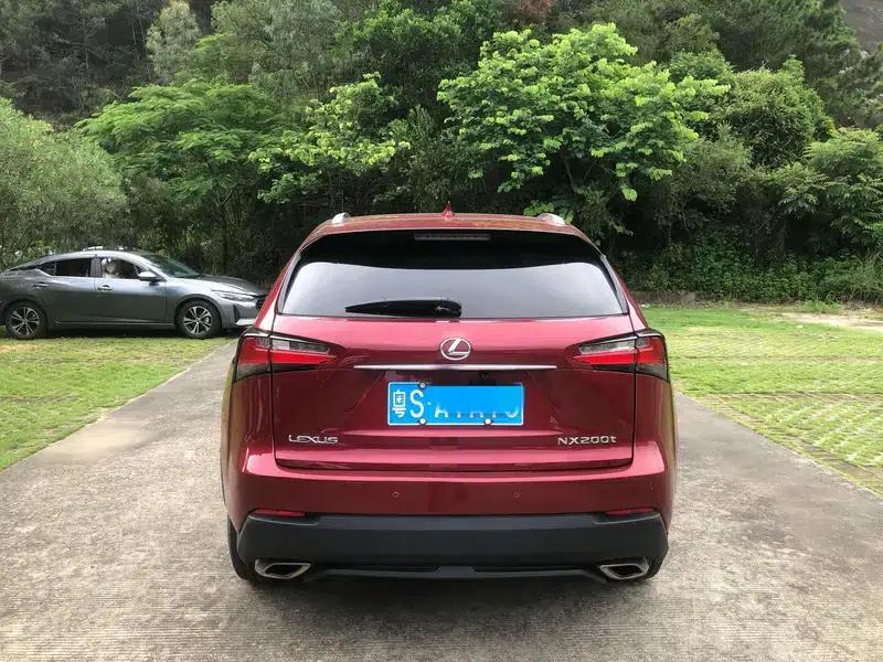Lexus NX 2015 200t AWD Sport Edition — миниатюра 6