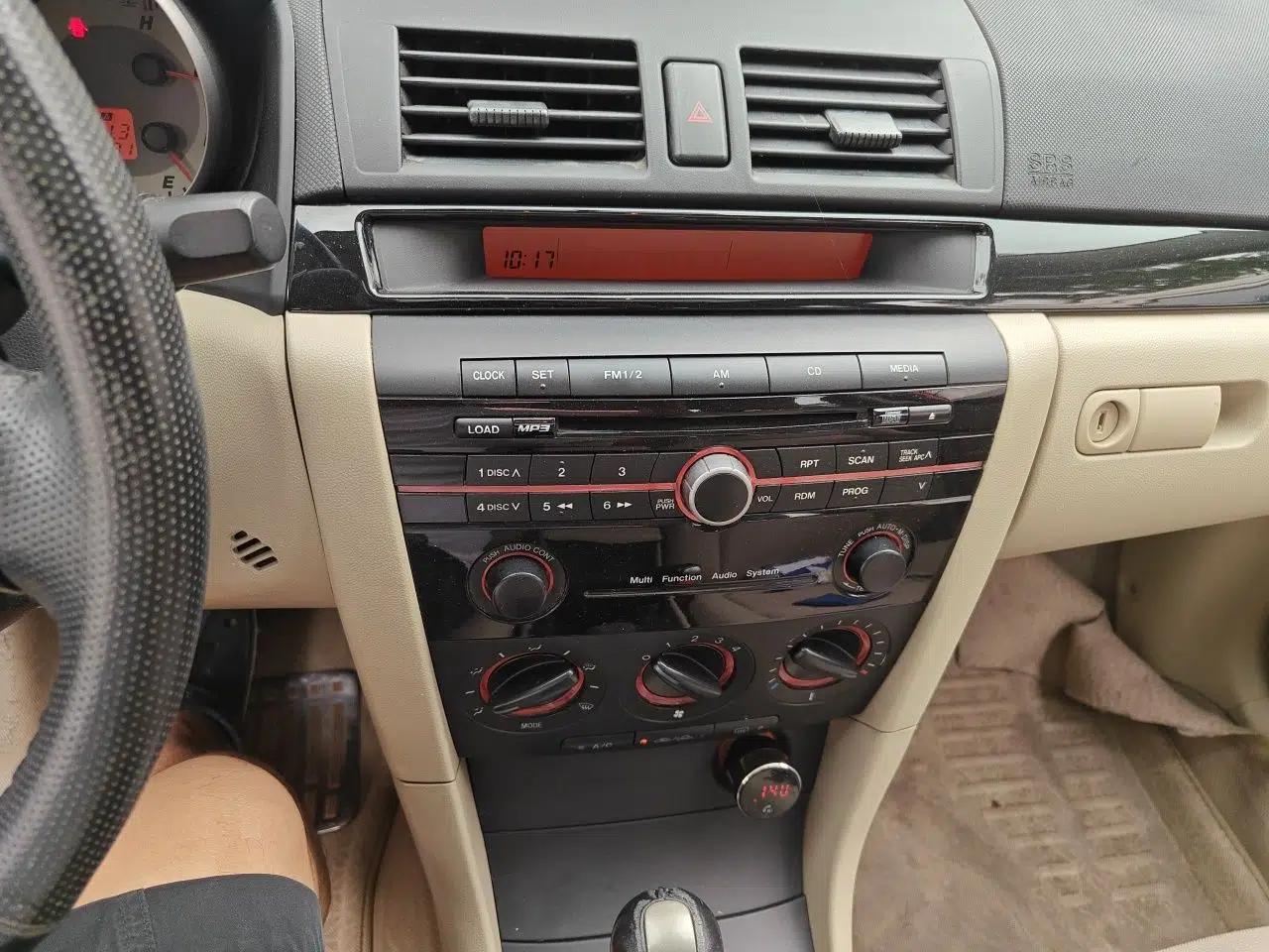 Mazda 3 2010 1.6L Automatic Classic Elite Edition — миниатюра 13
