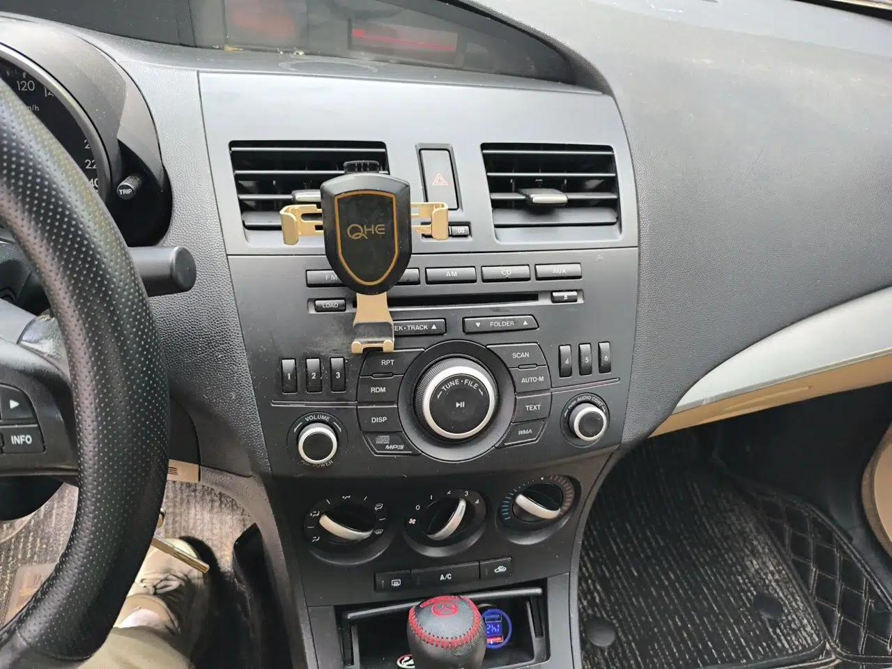 Mazda 3 2011 Sedan 1.6L Automatic Elite Model — миниатюра 13