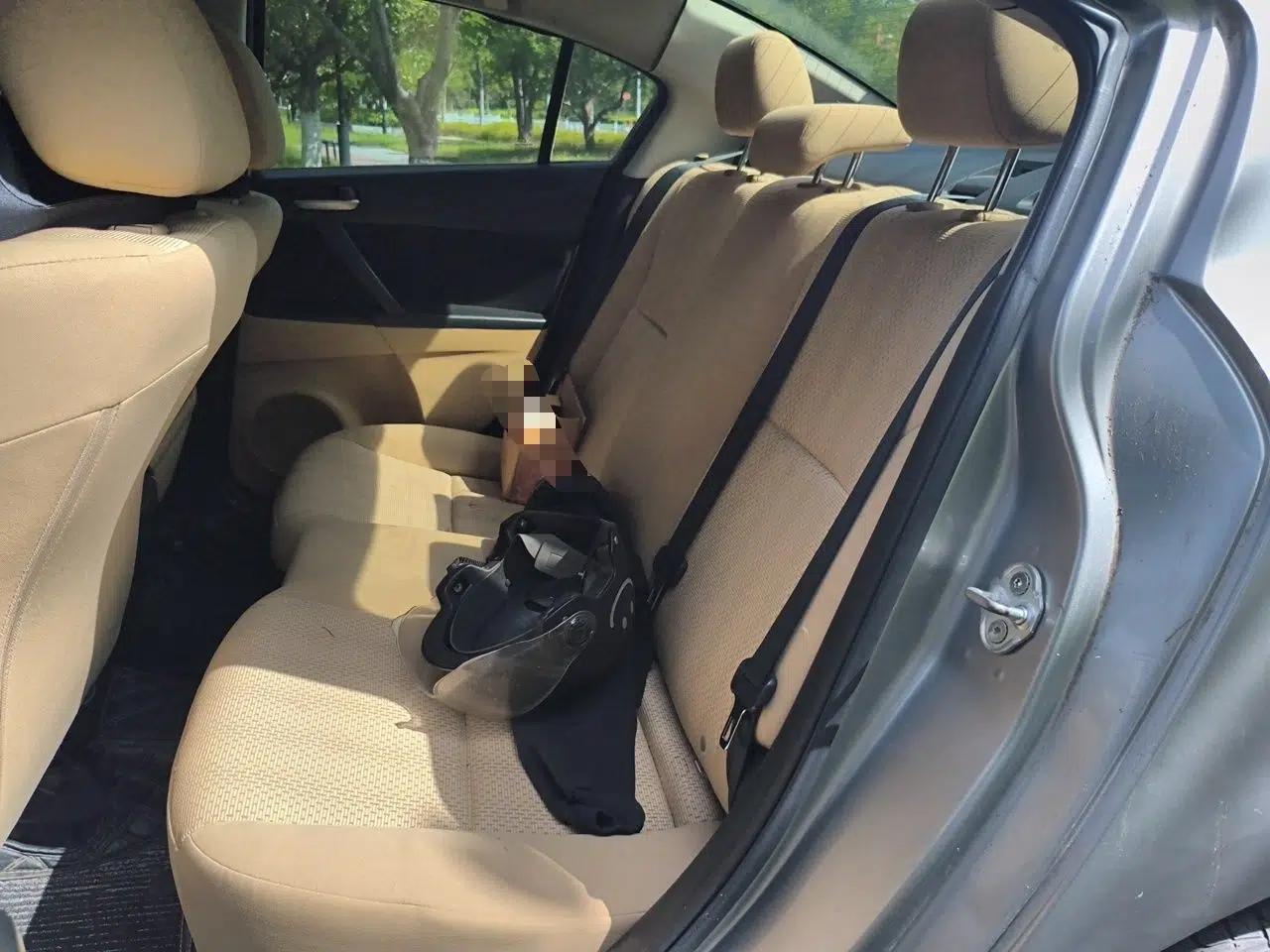 Mazda 3 2011 Sedan 1.6L Automatic Elite Model — миниатюра 17