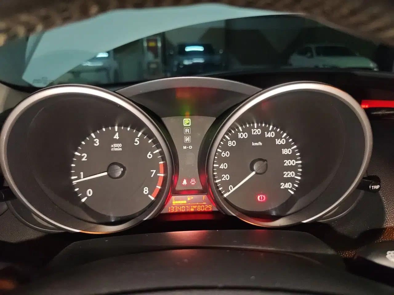 Mazda 3 2013 Sedan 1.6L Automatic Elite Model — миниатюра 11