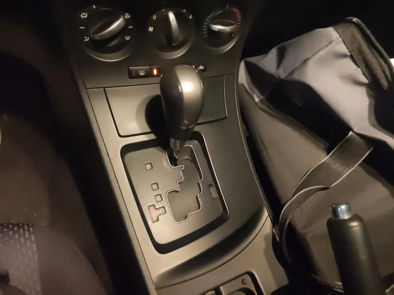 Mazda 3 2013 Sedan 1.6L Automatic Elite Model — миниатюра 14