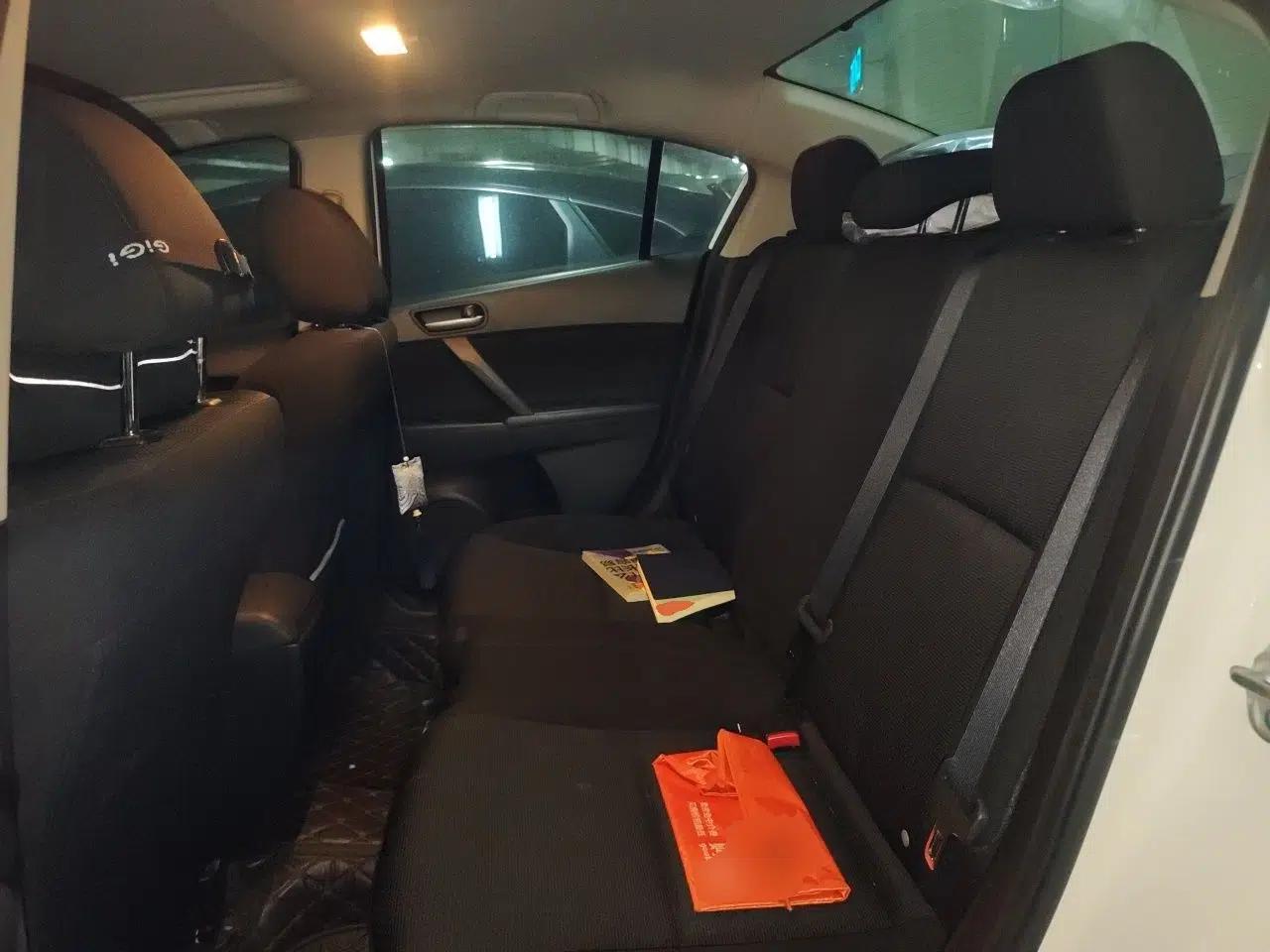 Mazda 3 2013 Sedan 1.6L Automatic Elite Model — миниатюра 17