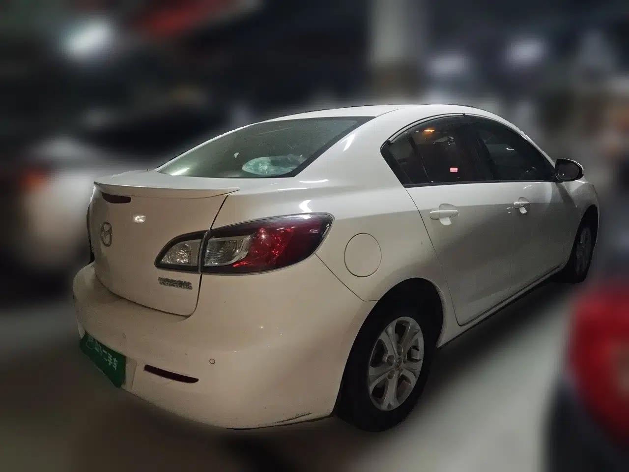 Mazda 3 2013 Sedan 1.6L Automatic Elite Model — миниатюра 6