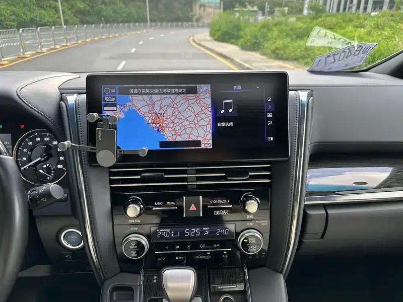 Lexus LM 2020 300h E-Four 7-Seat Elegant Edition — миниатюра 10