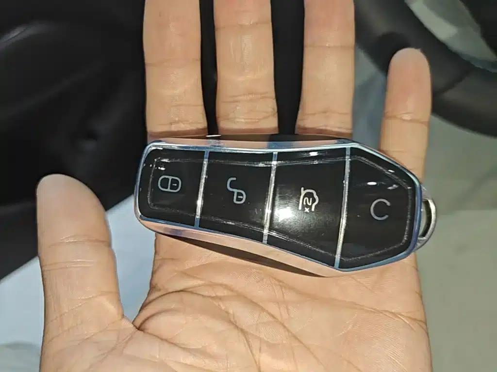 Seal 06 2025 DM-i Intelligent Driving Edition 120KM Deluxe Model — миниатюра 9