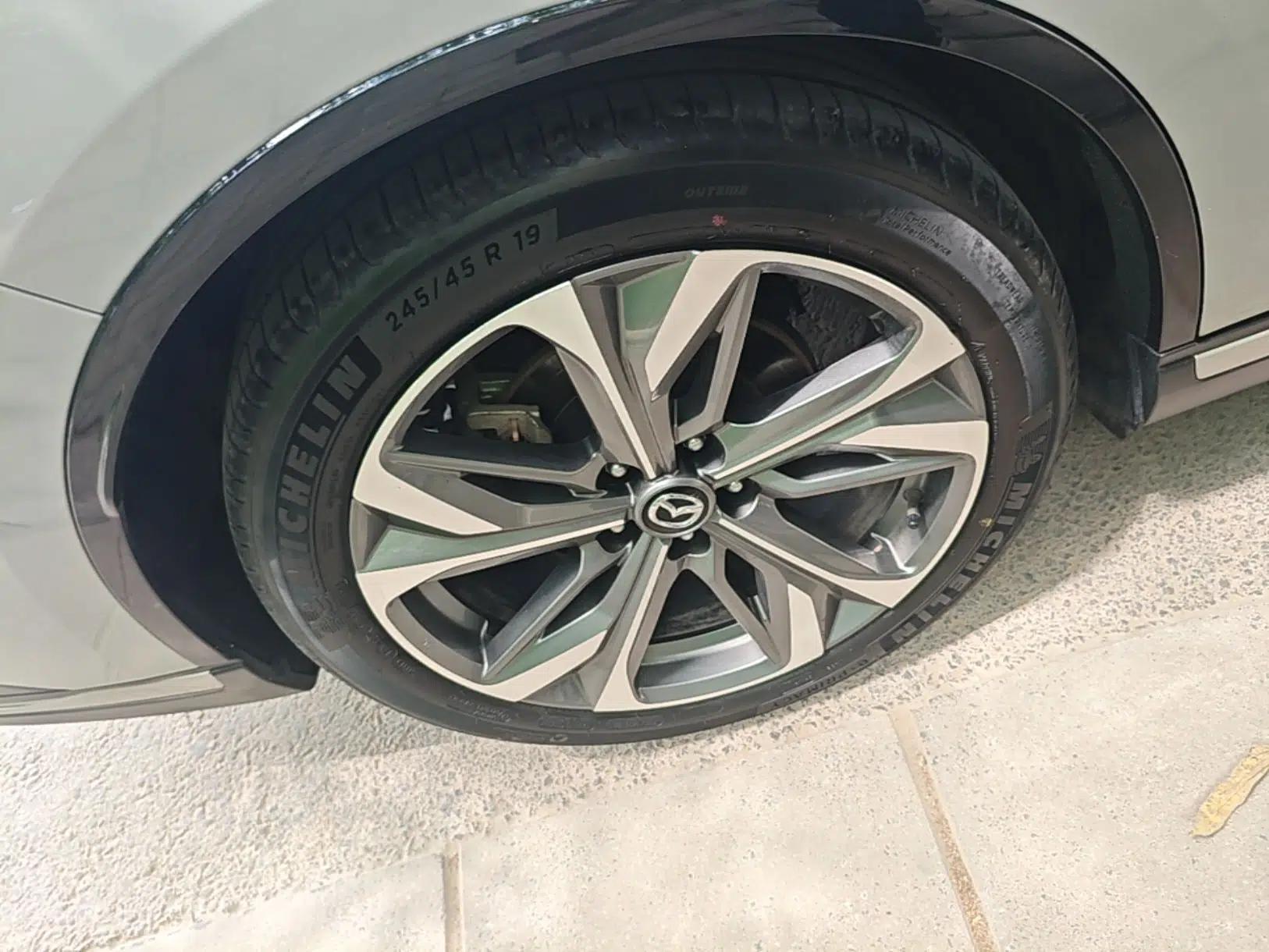 Mazda EZ-6 2024 Range-Extended 200 Luxury Edition — миниатюра 11
