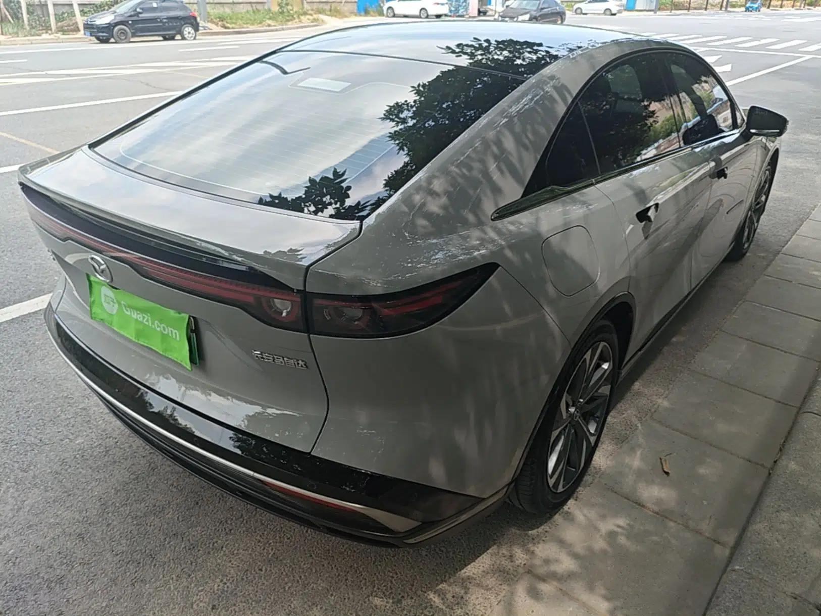 Mazda EZ-6 2024 Range-Extended 200 Luxury Edition — миниатюра 6