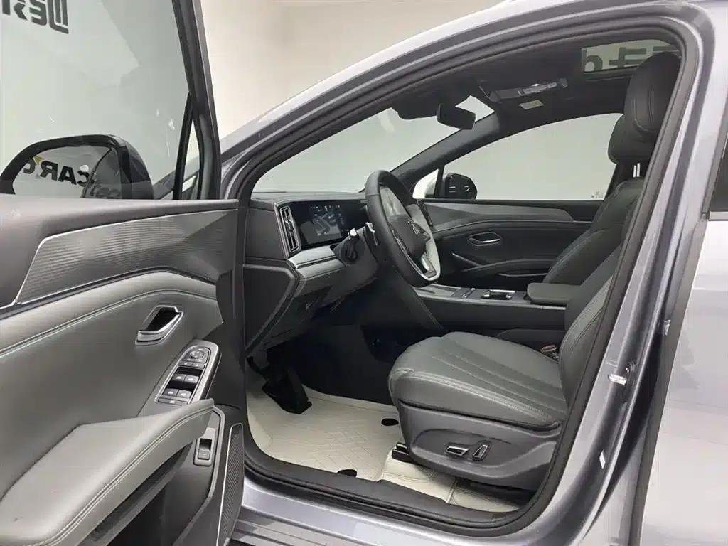 Song L DM-i 2026 Model 130KM Super Edition — миниатюра 17