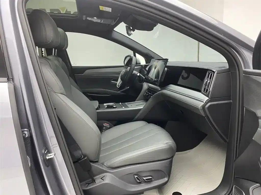 Song L DM-i 2026 Model 130KM Super Edition — миниатюра 18