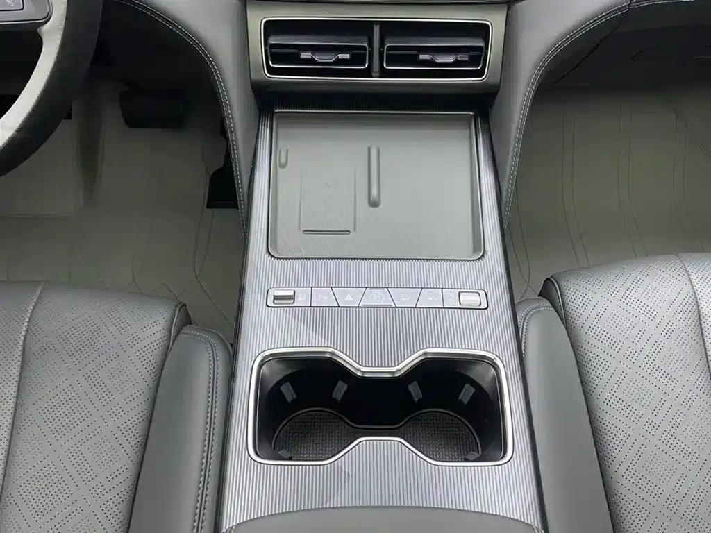 Song L DM-i 2026 Model 130KM Super Edition — миниатюра 21