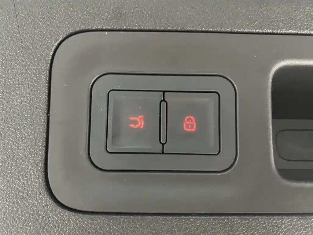 Song L DM-i 2026 Model 130KM Super Edition — миниатюра 24