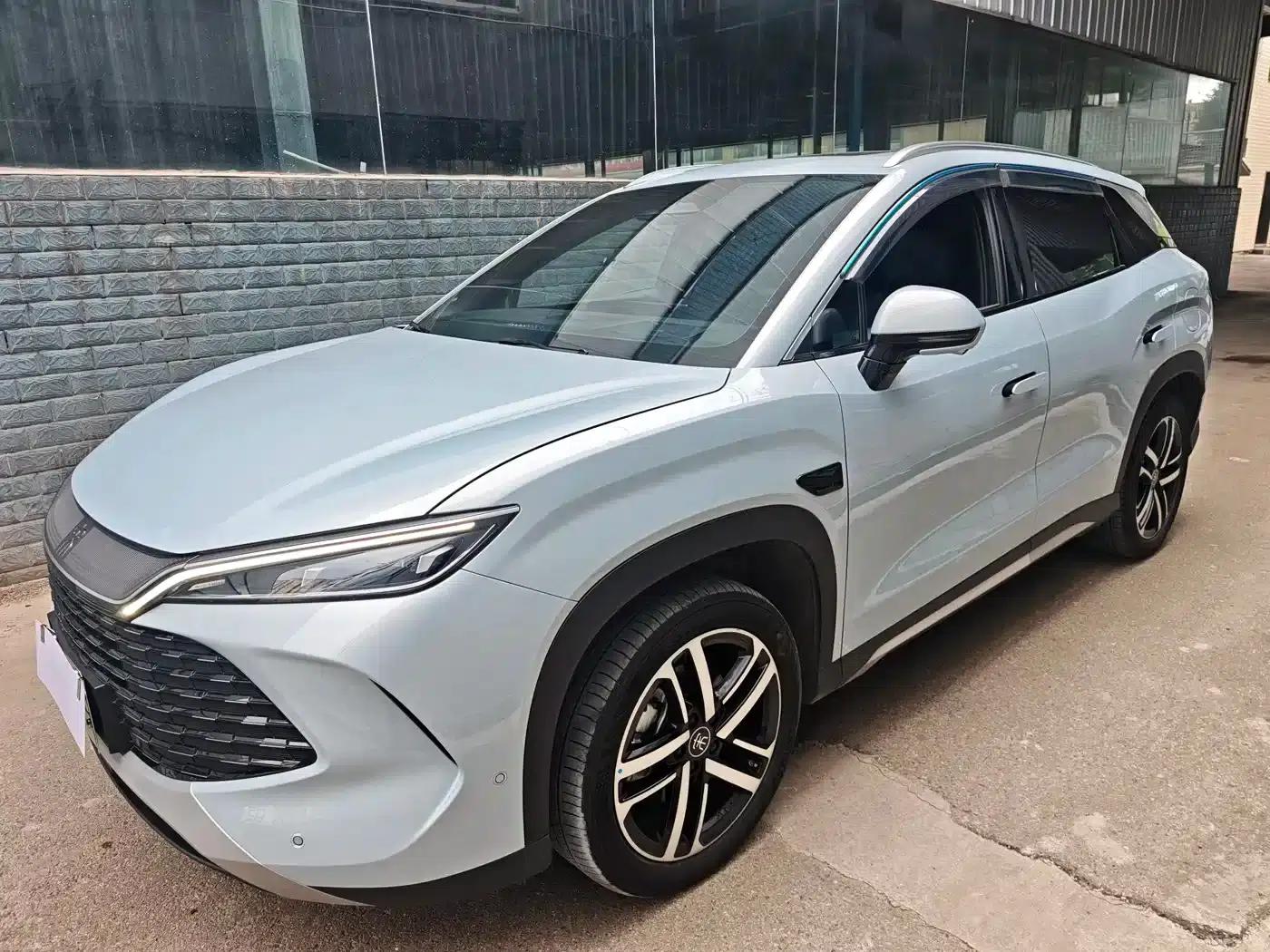 Song L DM-i 2025 Smart Driving Edition 112km Leading Model — миниатюра 1
